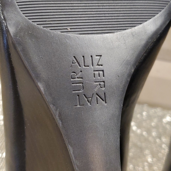 SOLD!!! NATURALIZER Black Leather Wedges - Size 12 - Picture 8 of 8